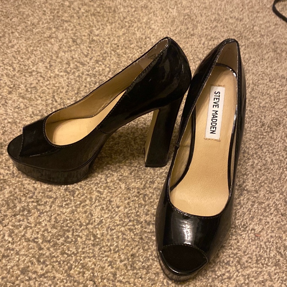 Steve Madden peek toe heels